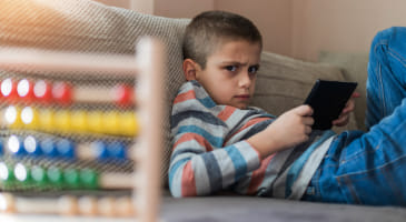 👧🧑 La préadolescence : cette drôle de période entre l’enfance et l’adolescence… et si on en parlait ?

Vers 9-12 ans, une étape importante se profile pour nos enfants : la préadolescence. Ce n’est ...