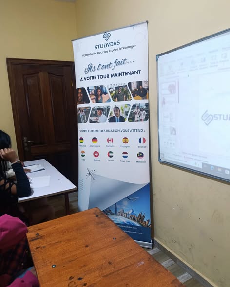 Toujours à la recherche des meilleures perspectives pour l’avenir de nos élèves après le baccalauréat 🎓✨

Aujourd’hui, nos élèves ont eu l’opportunité de participer à un atelier d’orientation avec ...