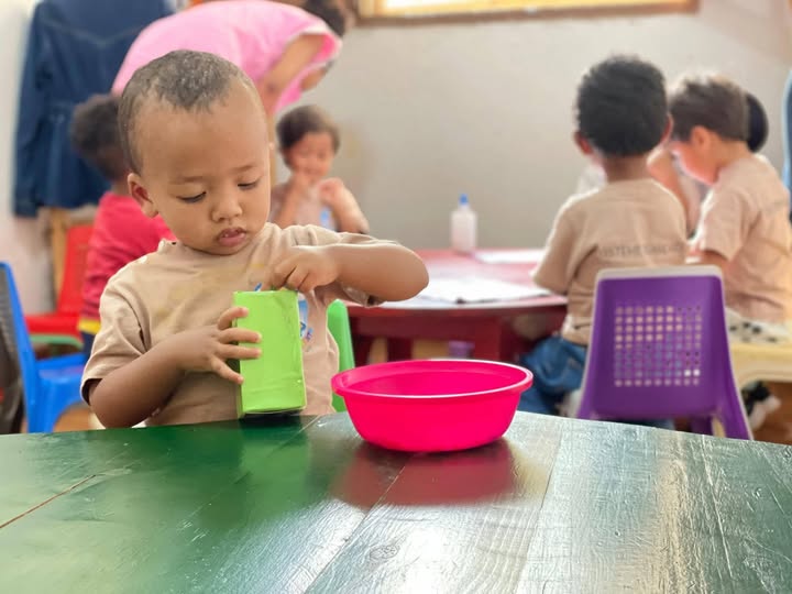 👶 FOCUS TPS – Toute Petite Section (dès 2 ans)

La TPS est une première étape de la scolarisation, adaptée au rythme du tout-petit.

✔️ Séparation progressive avec les parents
✔️ Développement du l...